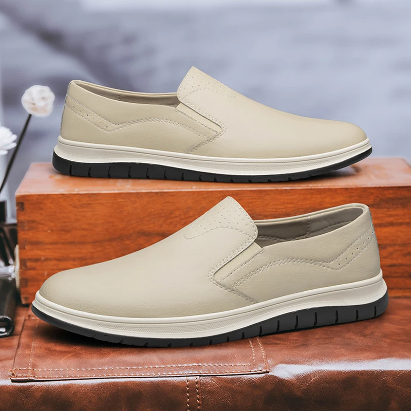 Genuine Leather Men Shoes Ultra-light Loafers Outdoor Moccasins Breathable Slip on Driving Shoes Leisure Man Walking Flats
