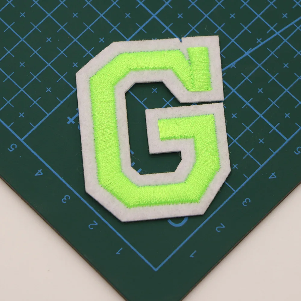 1PC Leuchtstoff Grüne Brief Alphabet Bestickte Patches Eisen auf Patches Applique Patches Diy Custom Name Abzeichen Reparatur Patcch – Detail 10