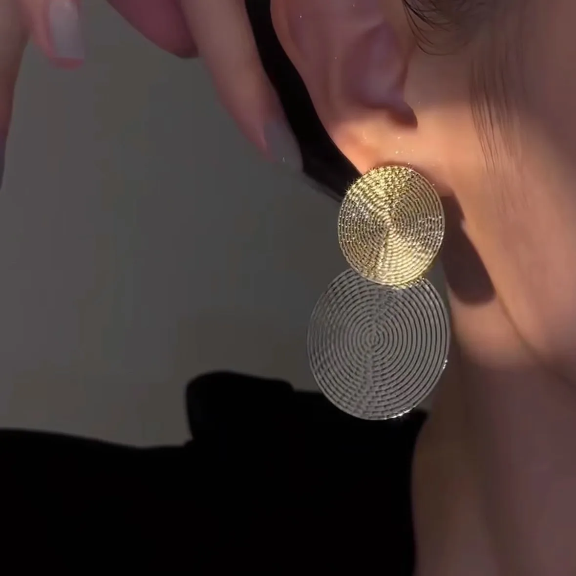 Small round Earrings Women's Advanced New Graceful and Fashionable Jewelry Gift