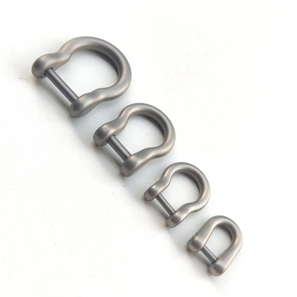 

Key Ring U-shaped Keychain Durable Titanium Car Keychain with Non-slip Design Long-lasting Vehicle Accessory for Sturdy Stylish