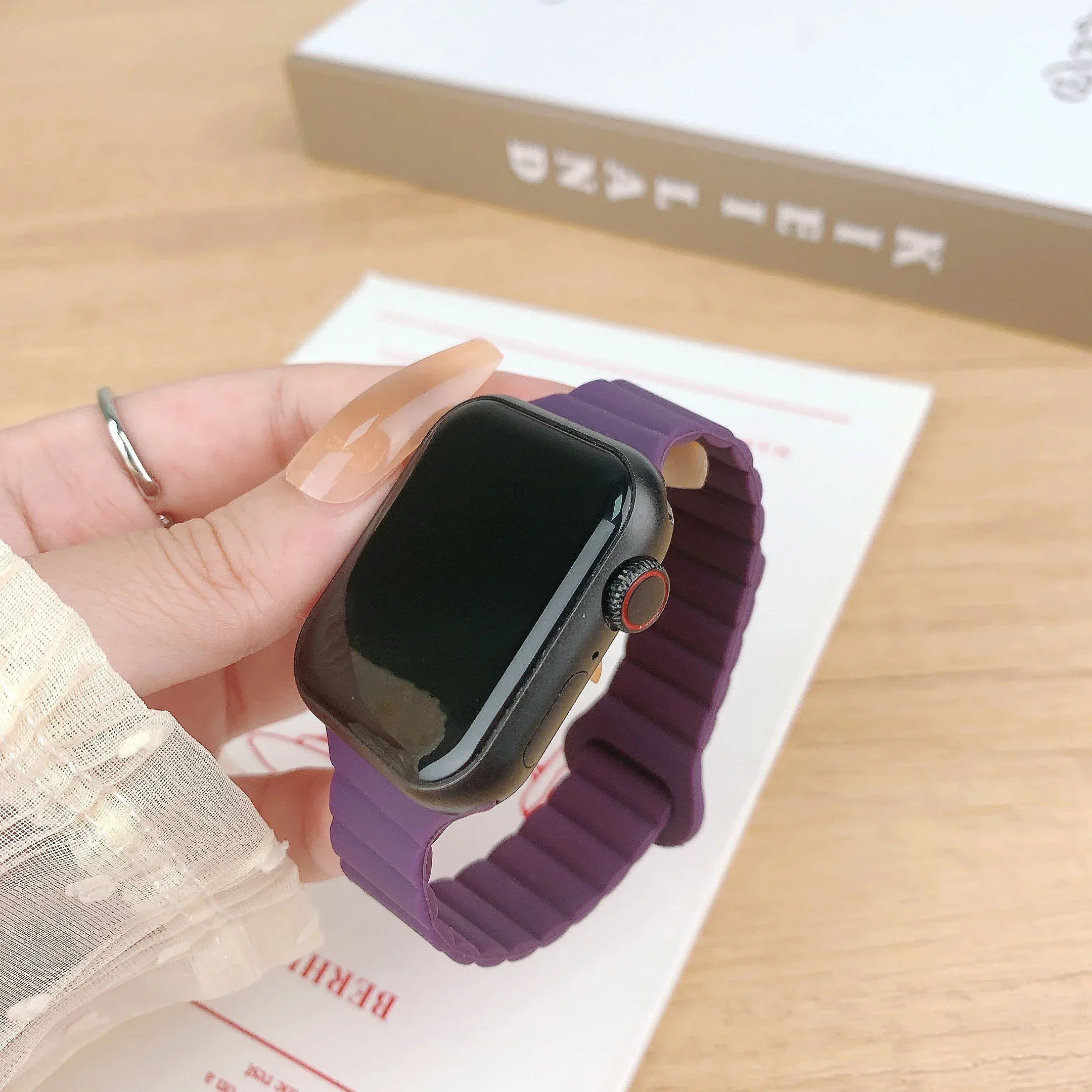 Damen Slim Silikonarmband Magnetarmband für Apple Watch S11 10 46/42 mm 45 mm 44 38 mm 40 mm 41 mm 42 mm iWatch SE 9 8 7 6 5 4 3 2 1 – Detail 17