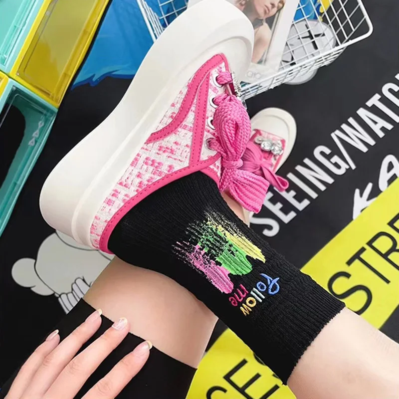 Рисунок 3 - Модные хлопковые носки с вышивкой