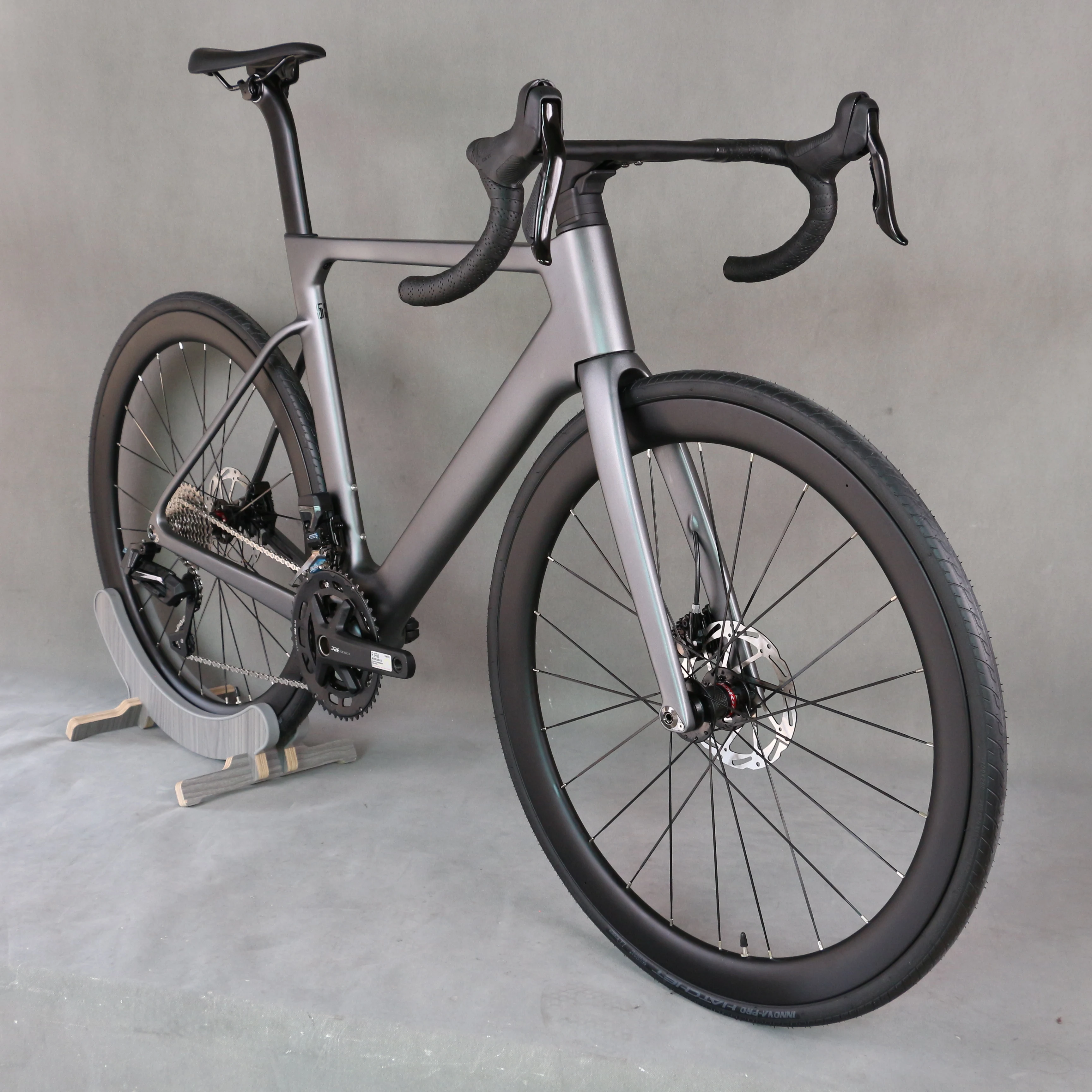 Newest Style TT-X42 Bicycle Full Carbon Light Weight Road Bike