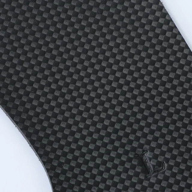 A Pair of Carbon No Finger Hole Hand Grips for Crossfit Pull Ups Cross Training Kettlebell Gymnastics Workout Palm Protector 4