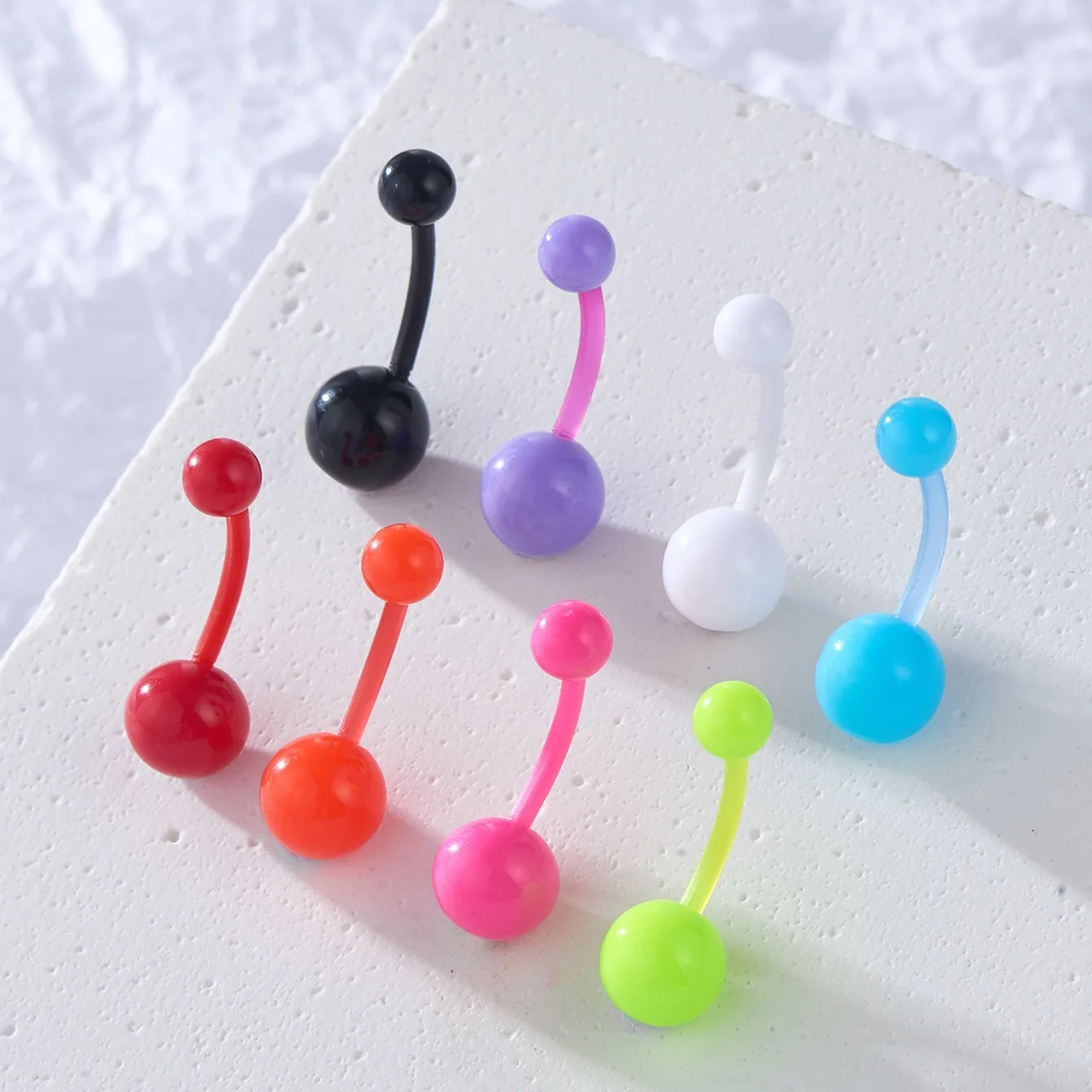 Set mit 8 Stück einfachen runden Kugeln, zufällige Farbe, Bauchnabelring, einfacher Acryl-Kunststoff-Nabel-Bauchpiercing-Schmuck für Frauen – Detail 6