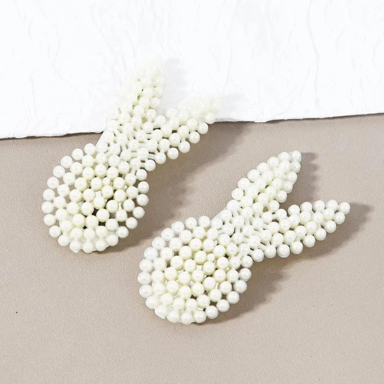 2pcs 여성용 모조 진주 헤어 클립, 귀여운 앞머리 헤어 클립, 다양한 상황에 적합한 세련된 헤어 클립
