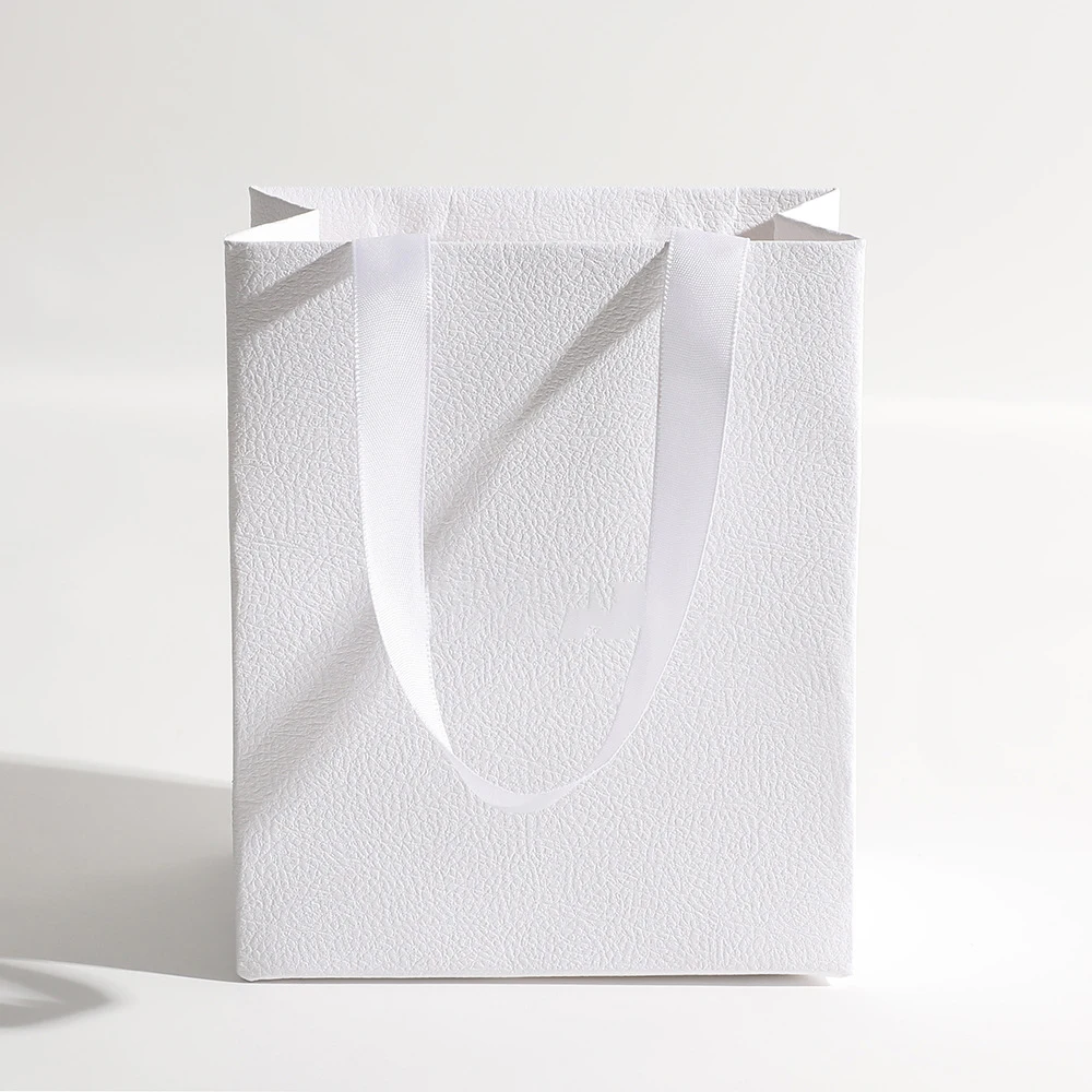 Custom Logo 12.5×15×7.5cm Jewelry Packaging Bag Boutique Lychee Pattern Paper Handbag Perfume Earrings Bracelet Ring Box Storage