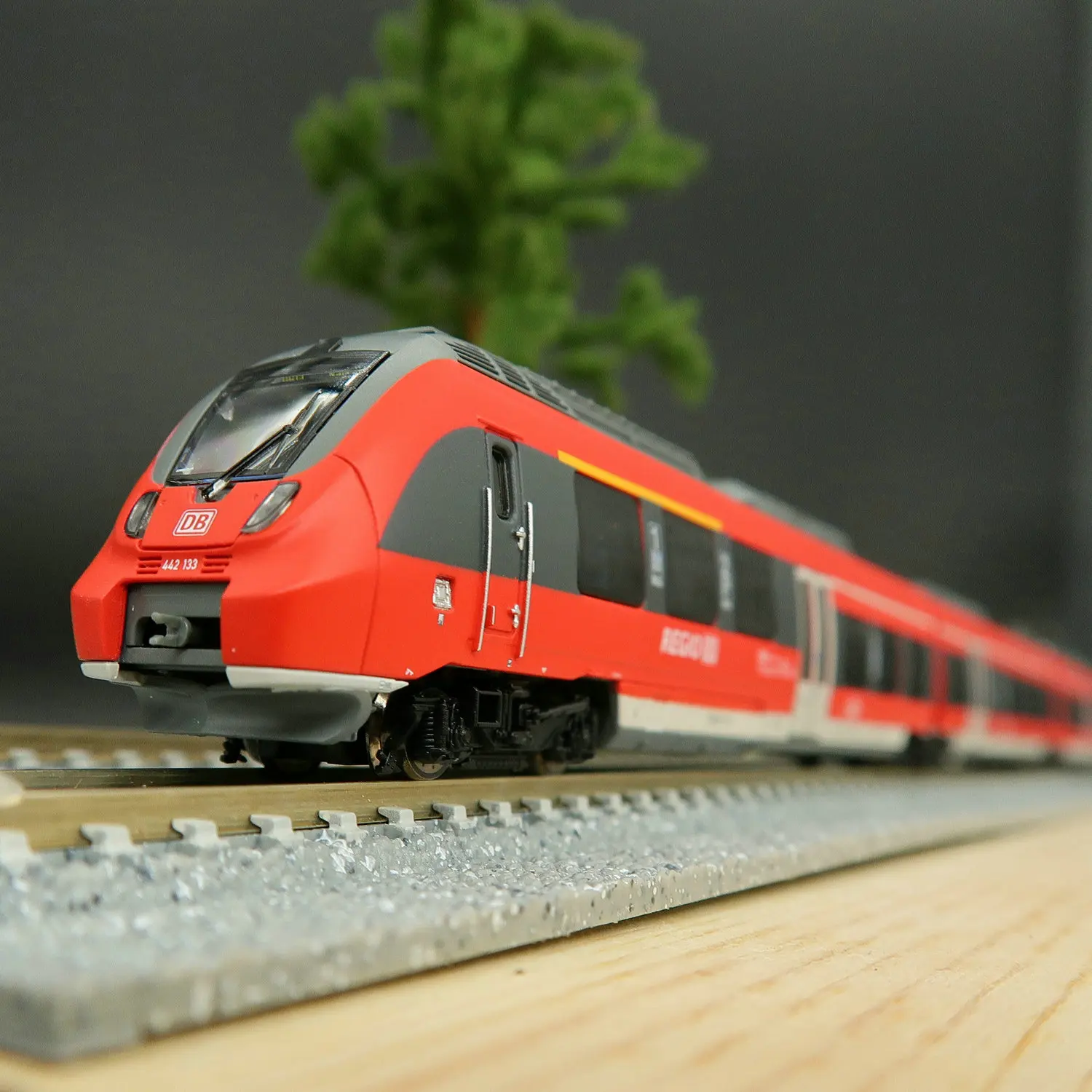 PIKO Train Model N Type 1/160 40208 DB Modern TALENT Intercity