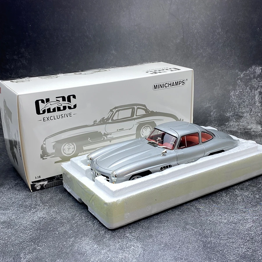 Minichamps Diecast model 1:18 300SL W198 1954 Classic classic car
