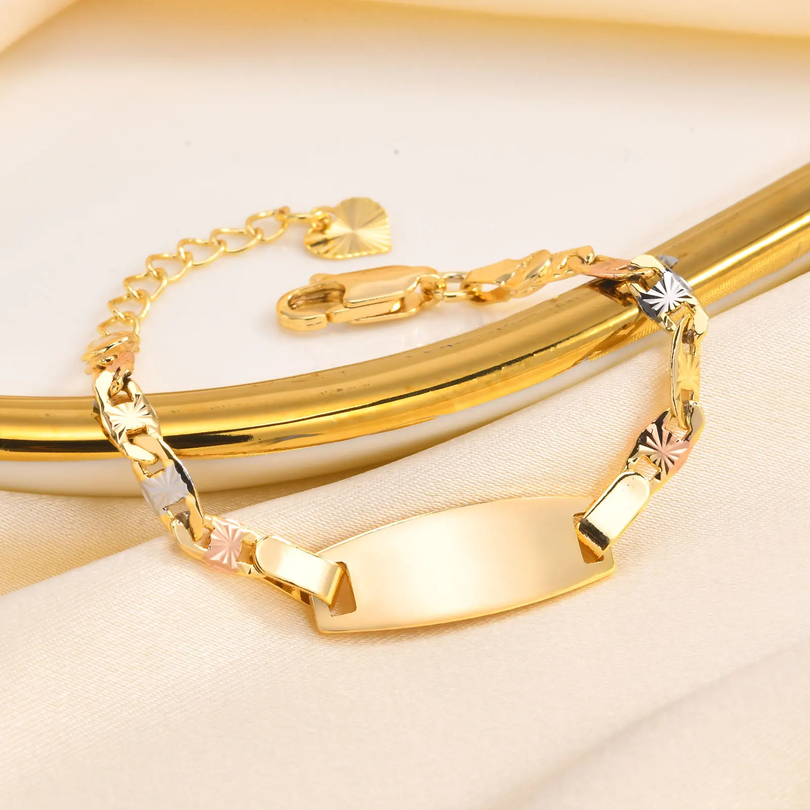 Bracciale personalizzato con nome in rame per bambini alla moda_voghion.com