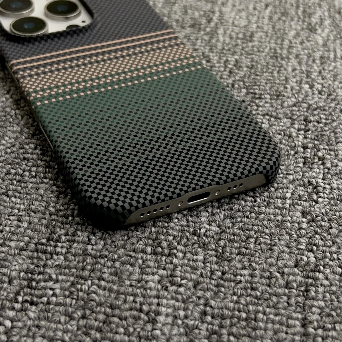 รูปสินค้า เคสกันกระแทก คาร์บอนไฟเบอร์ ลายพระอาทิตย์ตก สำหรับ iPhone 17/16/15/14/13/12 Pro Max