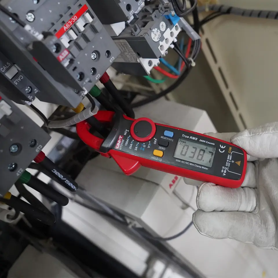 UNI-T UT210E UT202A UT204 Plus Clamp Meter AC/DC Digital Voltmeter Ammeter Pliers Multimeter Professional Electrical Multitester image 5