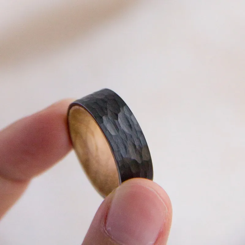 Hammered Ring Black Faceted Steel Barrel Solid Wood Ring Tungsten Men ring Wedding Band 2