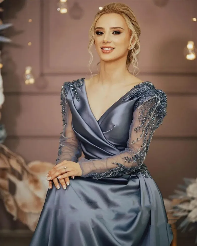 Рисунок 3 - Вечерние платья с длинным рукавом и V-образным вырезом