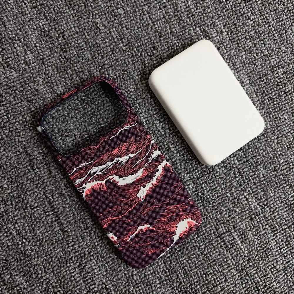 Sleek Carbon Fiber Kevlar Magnetic Wireless Charging Case