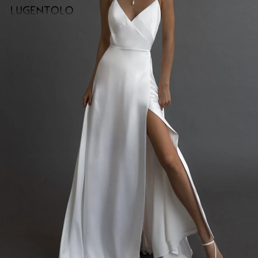 Robe Longue Blanche Satinée Élégante avec Fente – Soirée