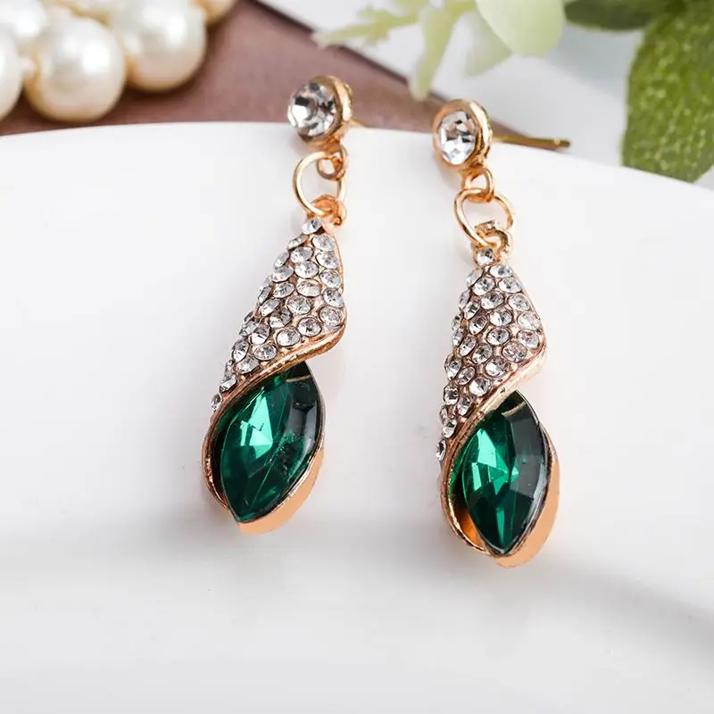 

2023 Fashion earrings heart for woman gift