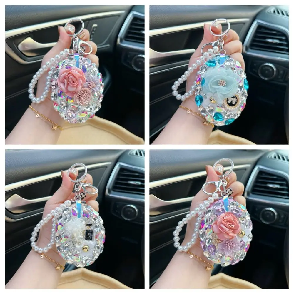 

Мини-зеркало для макияжа в виде камелии, овальное, элегантное, маленькое зеркало, Цветочная цепочка с жемчугом, автомобильный брелок для путешествий