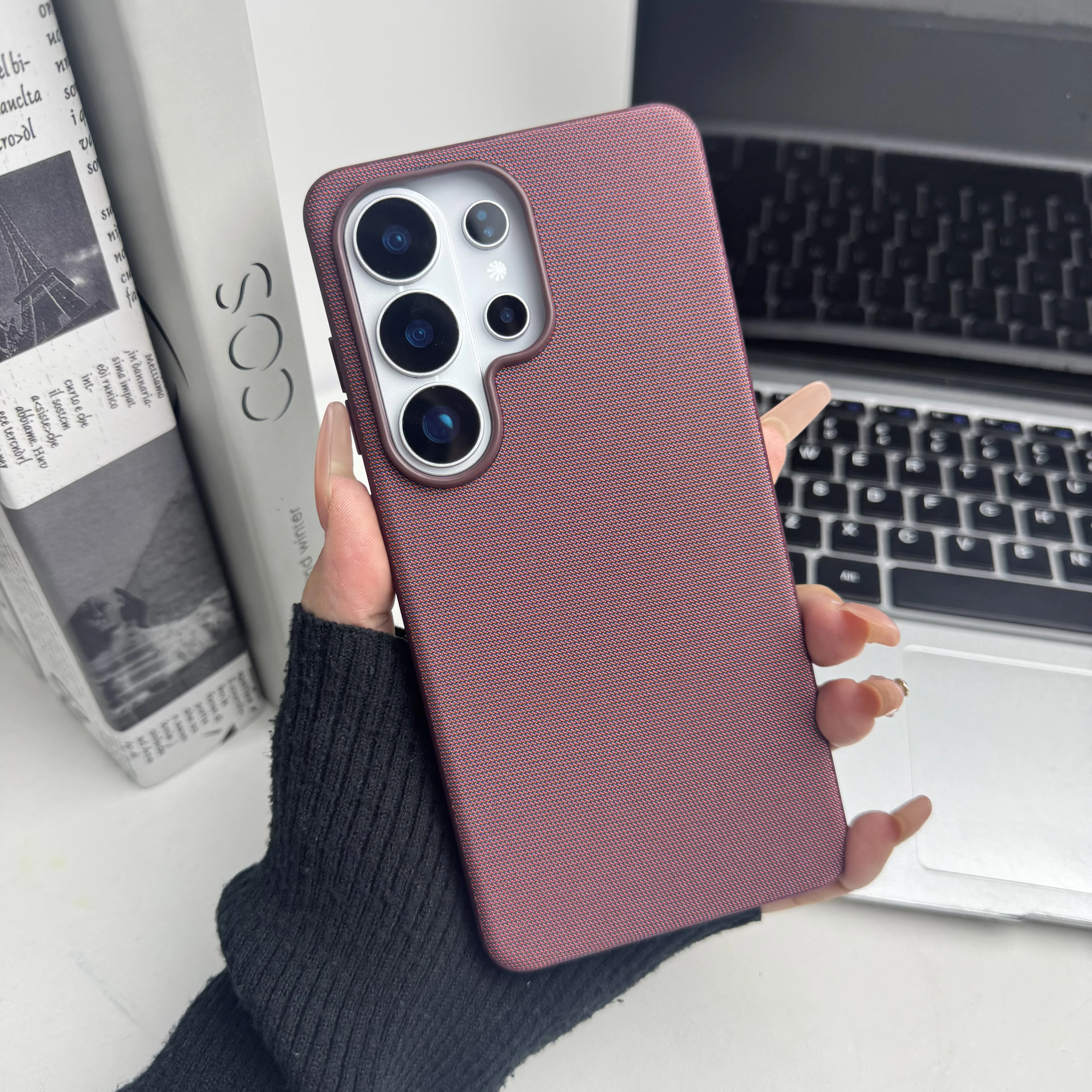 New Technology Woven Magnetic Phone Case with Shockproof Bumper Cover