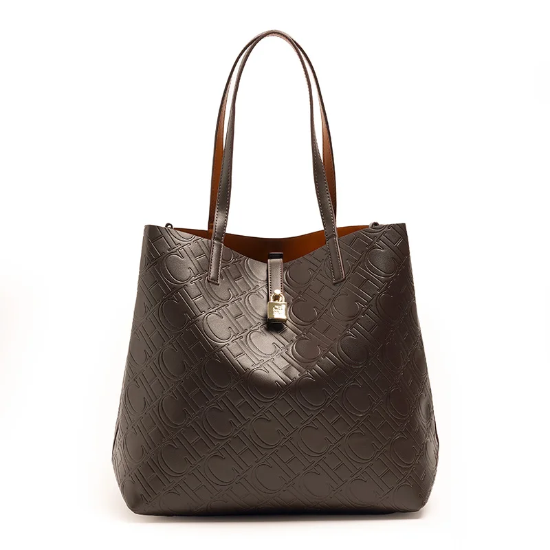 حقيبة كتف نسائية من CH، تصميم كلاسيكي وعصري، تتميز...