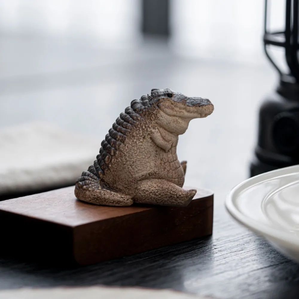 Mini Crocodile Tea Pet Handmade Resin Crocodile Ornaments Portable Statue Tea Ceremony Play Home Boutique
