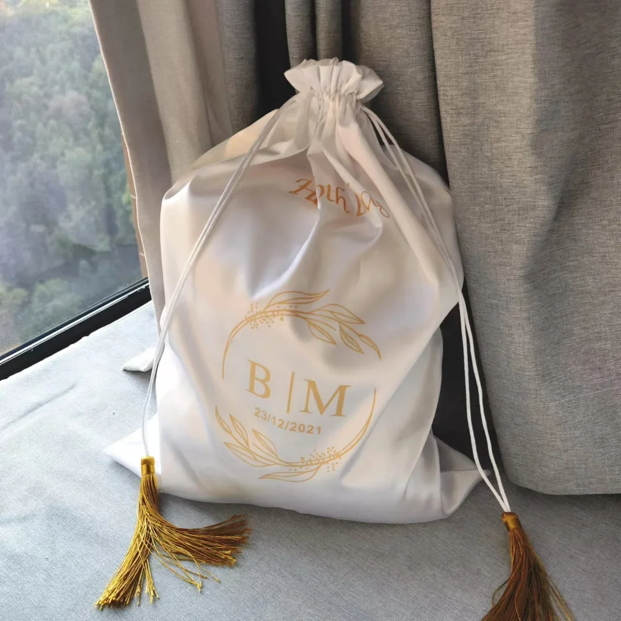 Silk Tassel Satin Bag Hair Extensions Wigs Makeup Packaging Bags Custom Print Logo Shoes Cosmetics Storage Gift Bag 20x30cm 50p