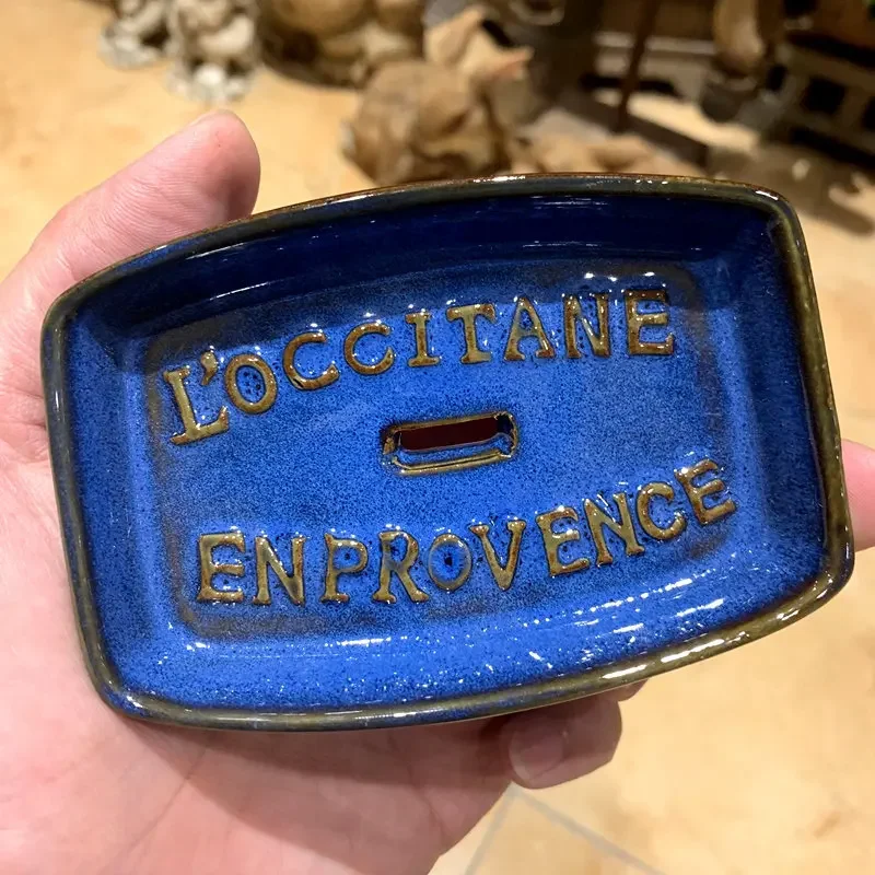

Retro Luxury Style Creative Soap Box Portable Bathroom Ceramic Drainage Soap