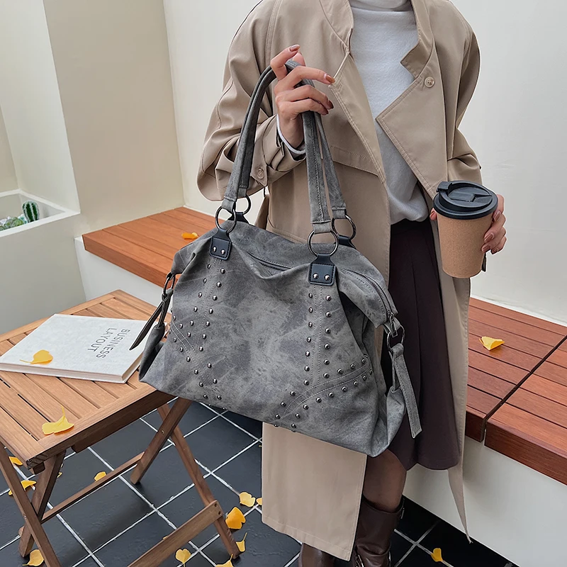 PU Leather Metal Stud Handbag Solid Color Retro Shoulder Bag Large Capacity Stylish Armpit Bag Travel Commute Handbag