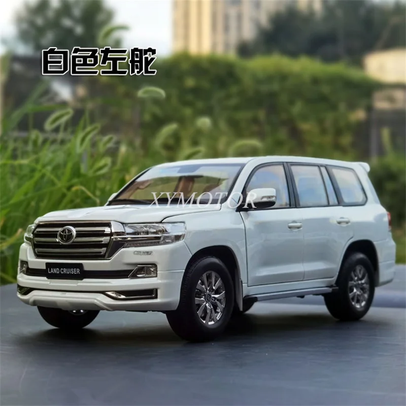 

KengFai 1/18 For Toyota Land Cruiser LC200 GX.R V6 LHD/RHD Diecast Car Model gift Collection Black/White/Green Metal,Plastic