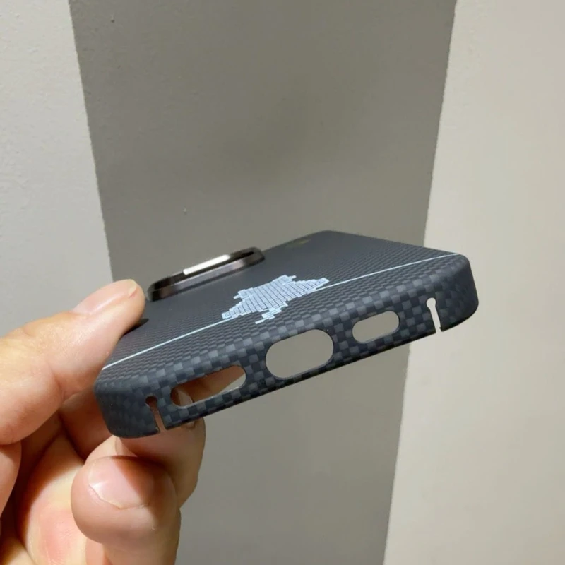 Premium Magnetic Carbon Fiber Phone Case with MagSafe - Kevlar Aramid Fiber Design