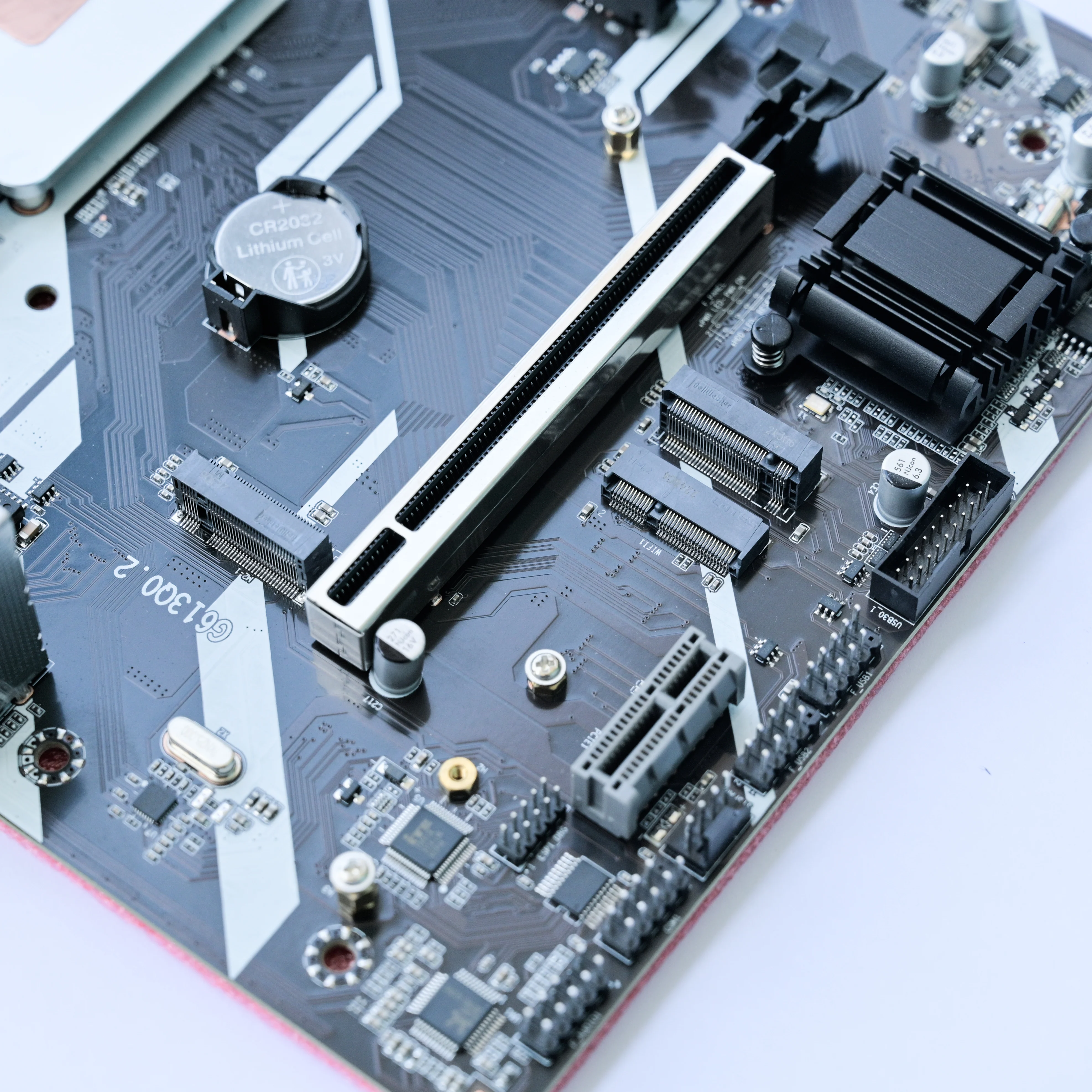 DIY Gaming PC Motherboard with Embed 11th Core CPU 0000 ES 1.8GHz PCIE4.0 (For Product Performance, Please Refer To i5-11400H)