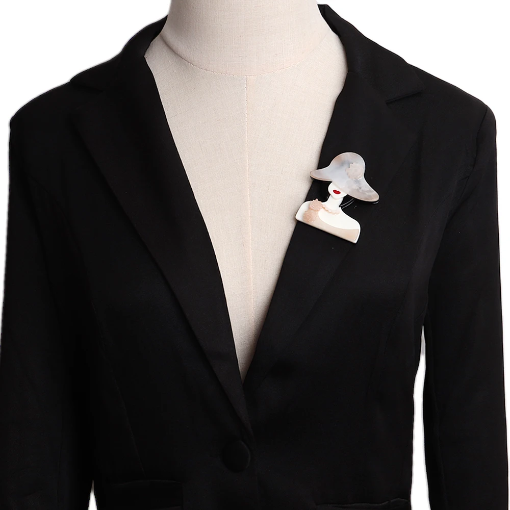 트렌디하고 우아한 꽃 모양 모자 레진 브로치 여성용 화려한 아크릴 소녀 피규어 배지 핀 쥬얼리 의류 액세서리 선물