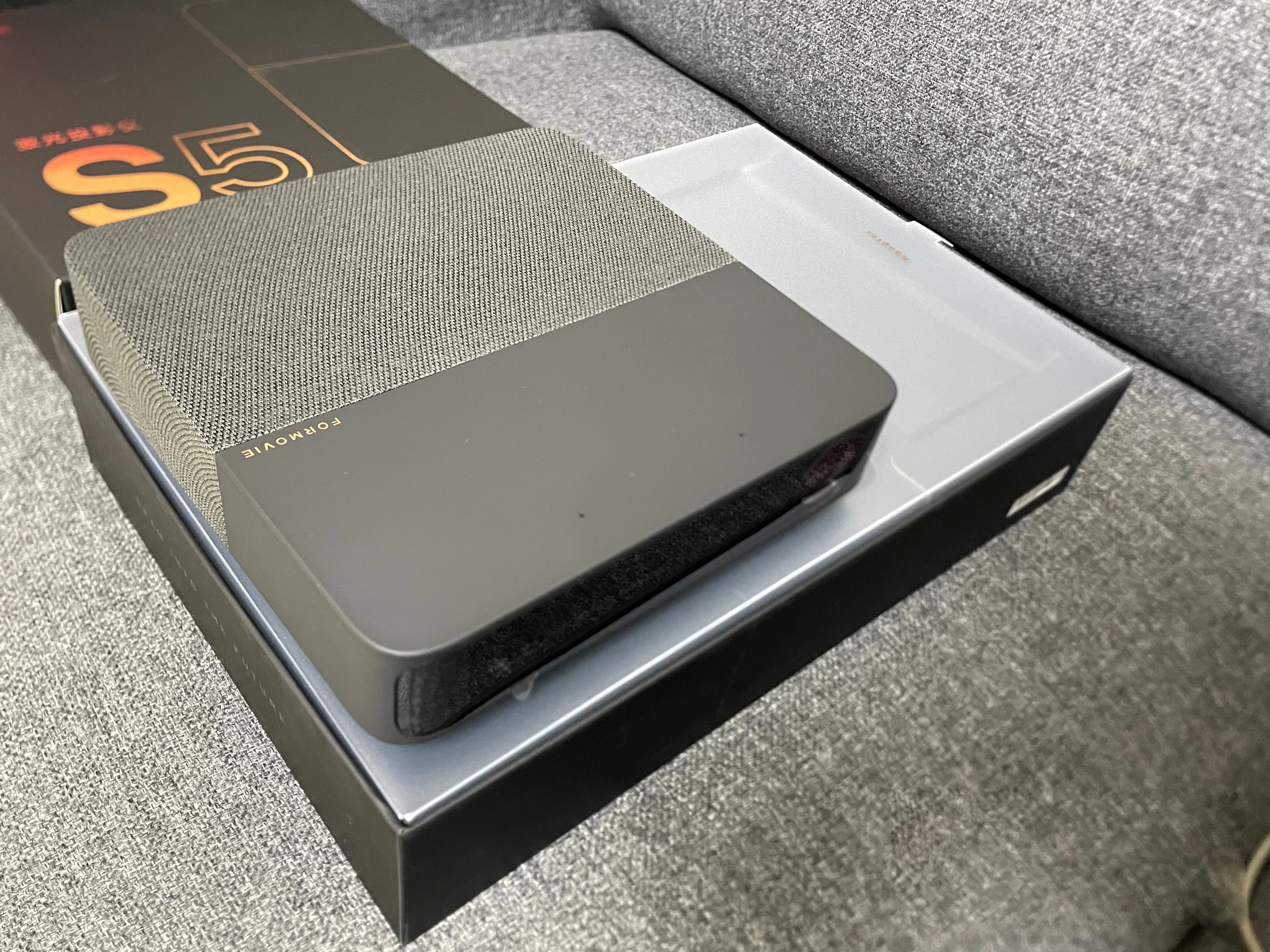 Formovie S5 1080P Laser Projector Fengmi 1100Ansi Lumens Home Theater System Portable Mini ALPD MEMC Proyector 2