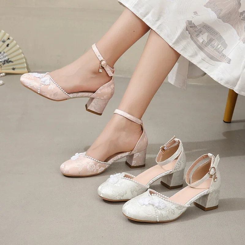 

Сандалии женские на высоком каблуке, мягкие удобные босоножки с прозрачным низким каблуком, повседневная обувь с тканевым ремешком сзади, цвет бежевый, лето, 2024