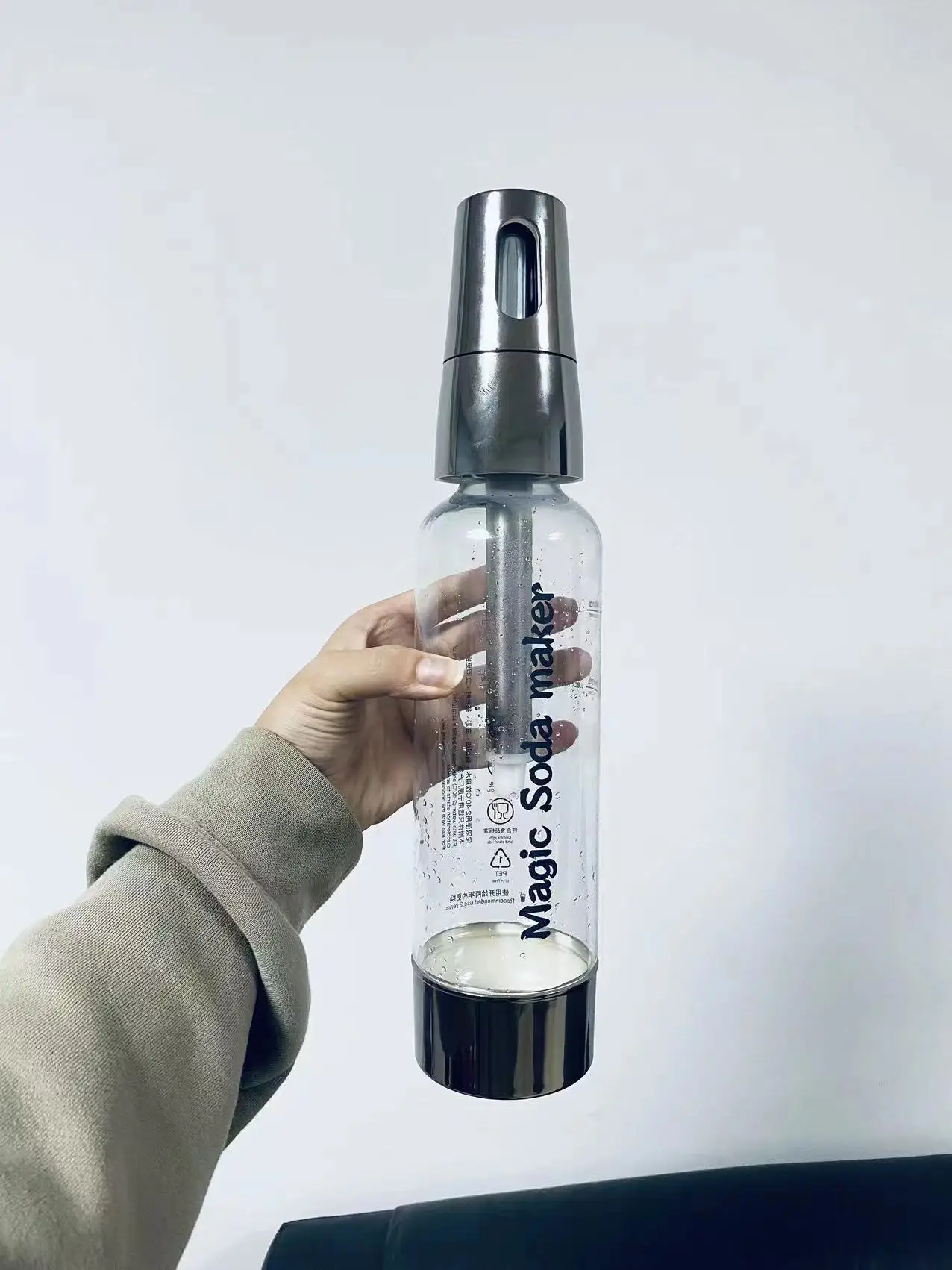 Description Picture 3 of itemPortable Soda Maker Machine machine household Cola machine bubble machine milk tea Gym Without CO2 sugar free drinks