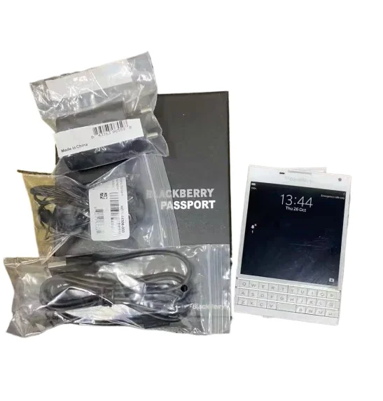 BlackBerry Passport 未使用品 Amazon.com: BlackBerry Passport Unlocked Phone - Retail