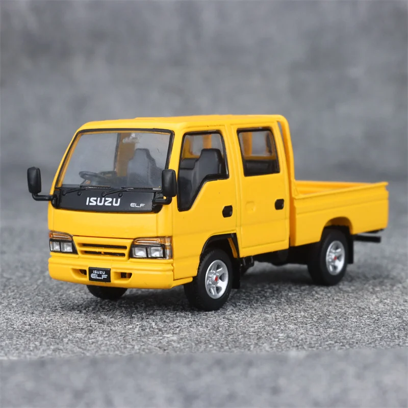 いすゞエルフ レッカー車　1/64 イエロー いすゞエルフ レッカー車 1/64 ホワイト イエロー 2台セット