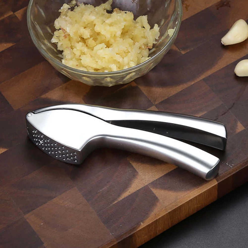 Garlic Crusher Detachable for Easy Cleaning Garlic Presser Super Easy To Use Garlic Masher with Easy-Squeeze Ergonomic Handle