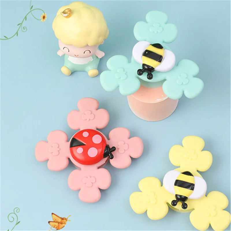 

Montessori Baby Bath Toys Children Bathing Sucker Spinner Suction Cute Cup Toy Kids Funny Child Rattles Teether for Boy Girls