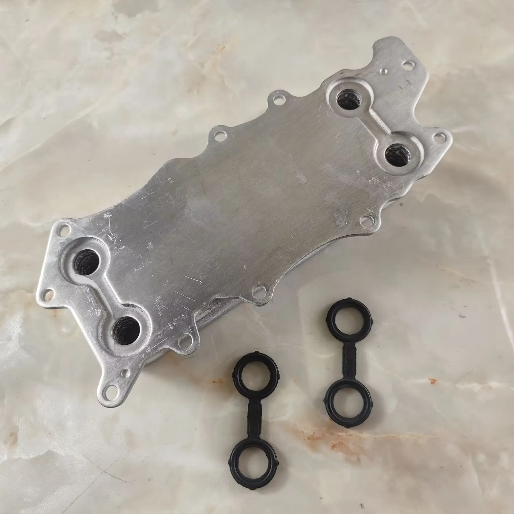 Engine Oil Cooler A642 180 01 65, A6421800165 6421800165 For W164 W211 ML320 GL350 Dodge Sprinter 2500