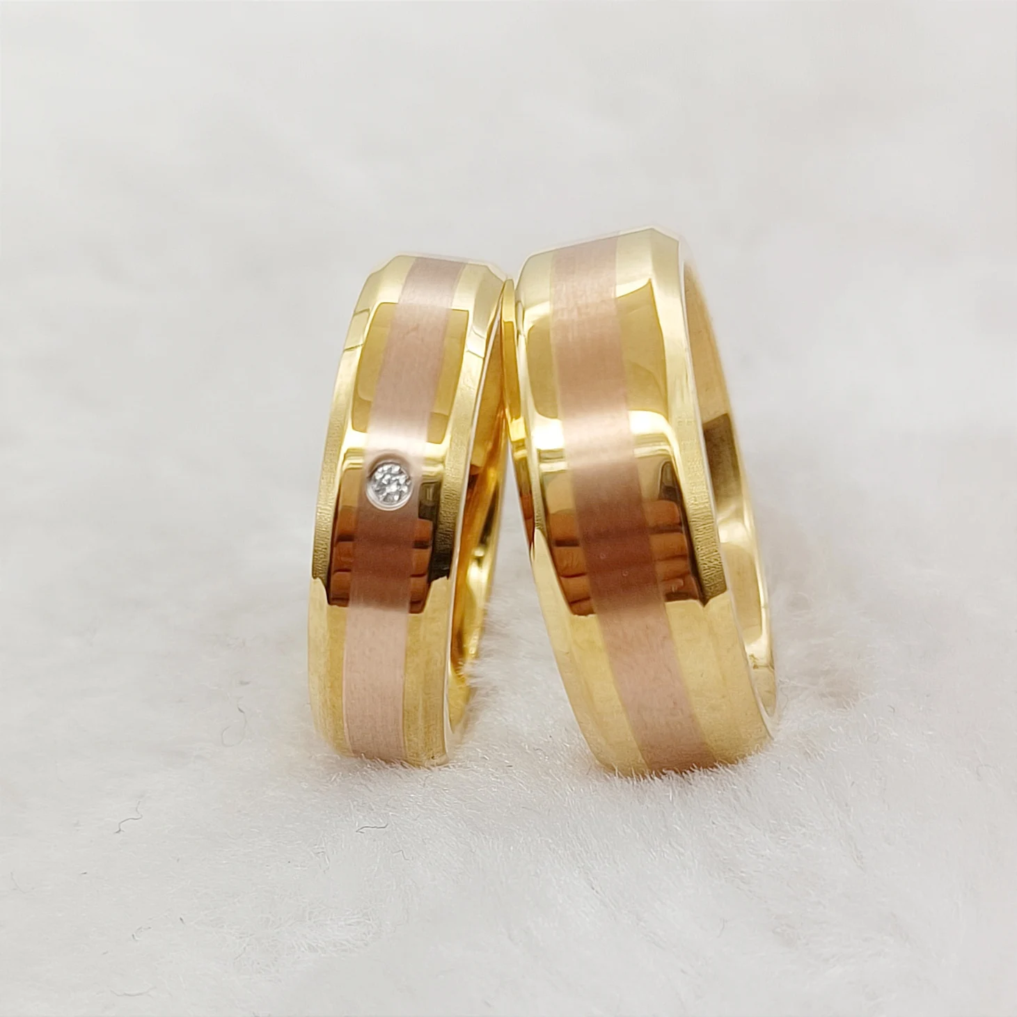

Love Matching Anniversary Wedding Rings for Men and Women Bicolor 18k Rose Gold Plated Stainless Steel Jewelry