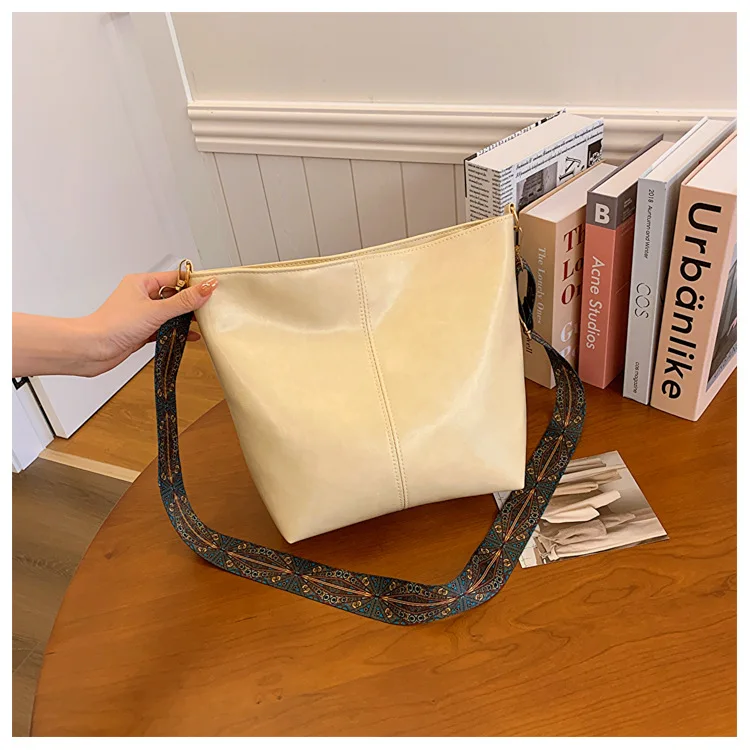 Women Fashion Underarm Pouch Large Capacity Soft Pu Leather Shoulder Bag Retro Crossbody Bag Casual Portable Bucket bag