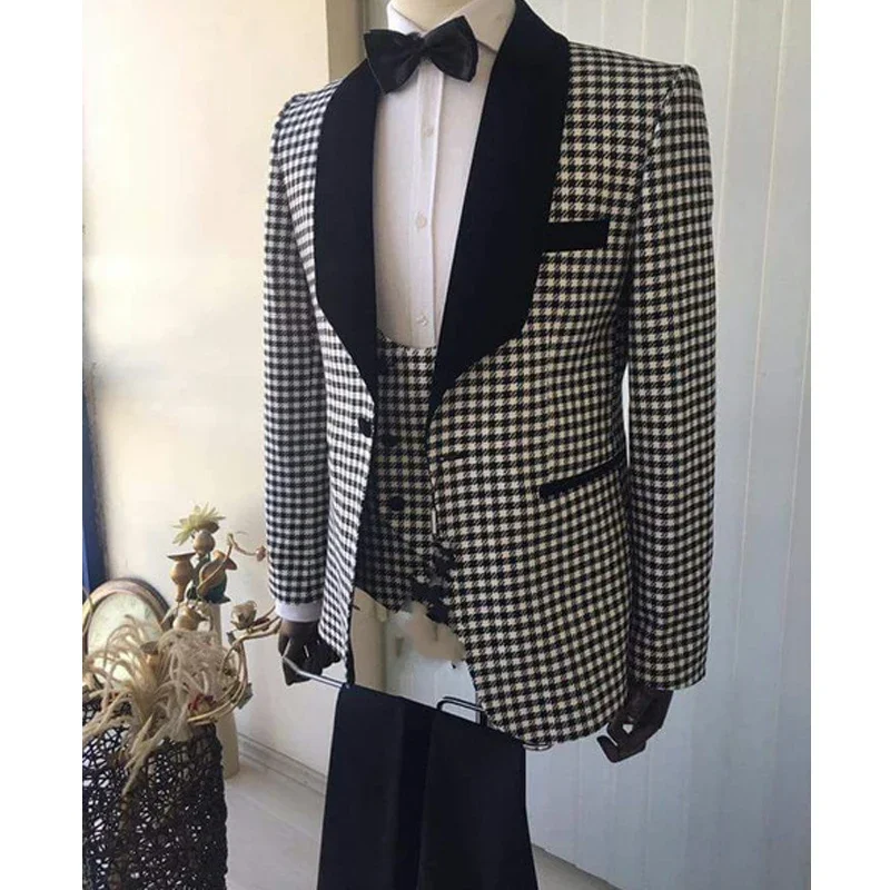 

Check Plaid Groom Tuxedos For Wedding Slim Fit Men Suits With Velvet Shawl Lapel Prom Best Man Blazer ( Jacket+Pants+Vest) 2024