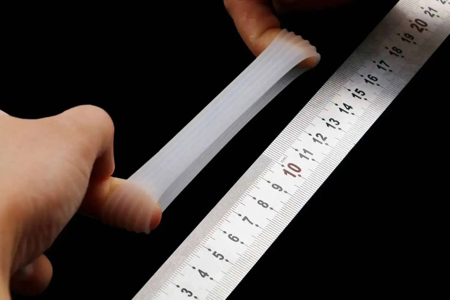 100 Stück rutschfeste Silikonstreifen für Holzkleiderbügel, spurlose Anti-Rutsch-Pads, Gummischutz für Kleiderbügel, universell einsetzbar – Detail 1