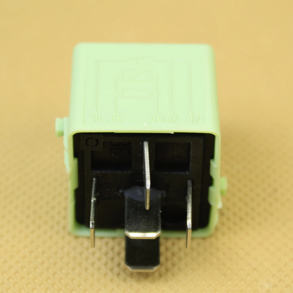 Fuel Pump Multi Purpose Relay Fuse 61368373700 12631735424 For BMW 