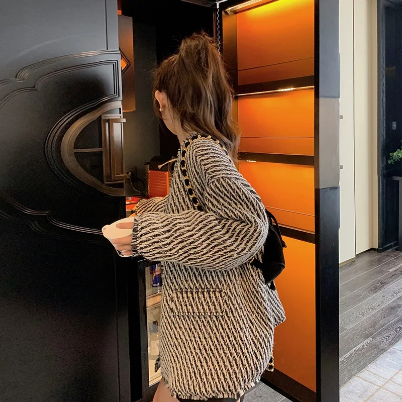 Woven Thousand Bird Grid Down Coat for Women's Autumn and Winter  New Light and Thin Westernized White Duck Down Coat Trend