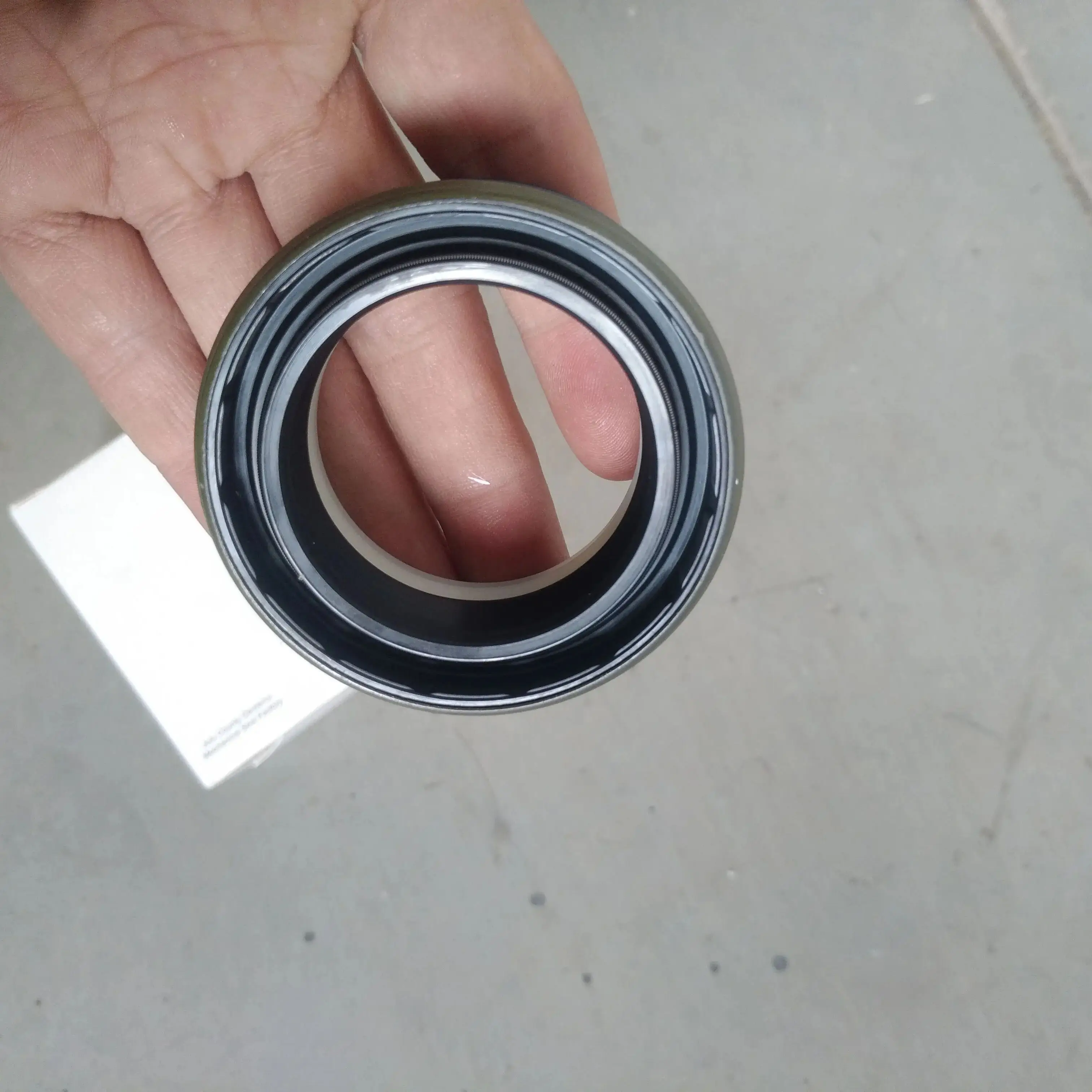 DMHUI brand Tractors differential shaft seal 1030B COMBI 45X65X25 or 45*65*25 NBR rubber for TS 16949