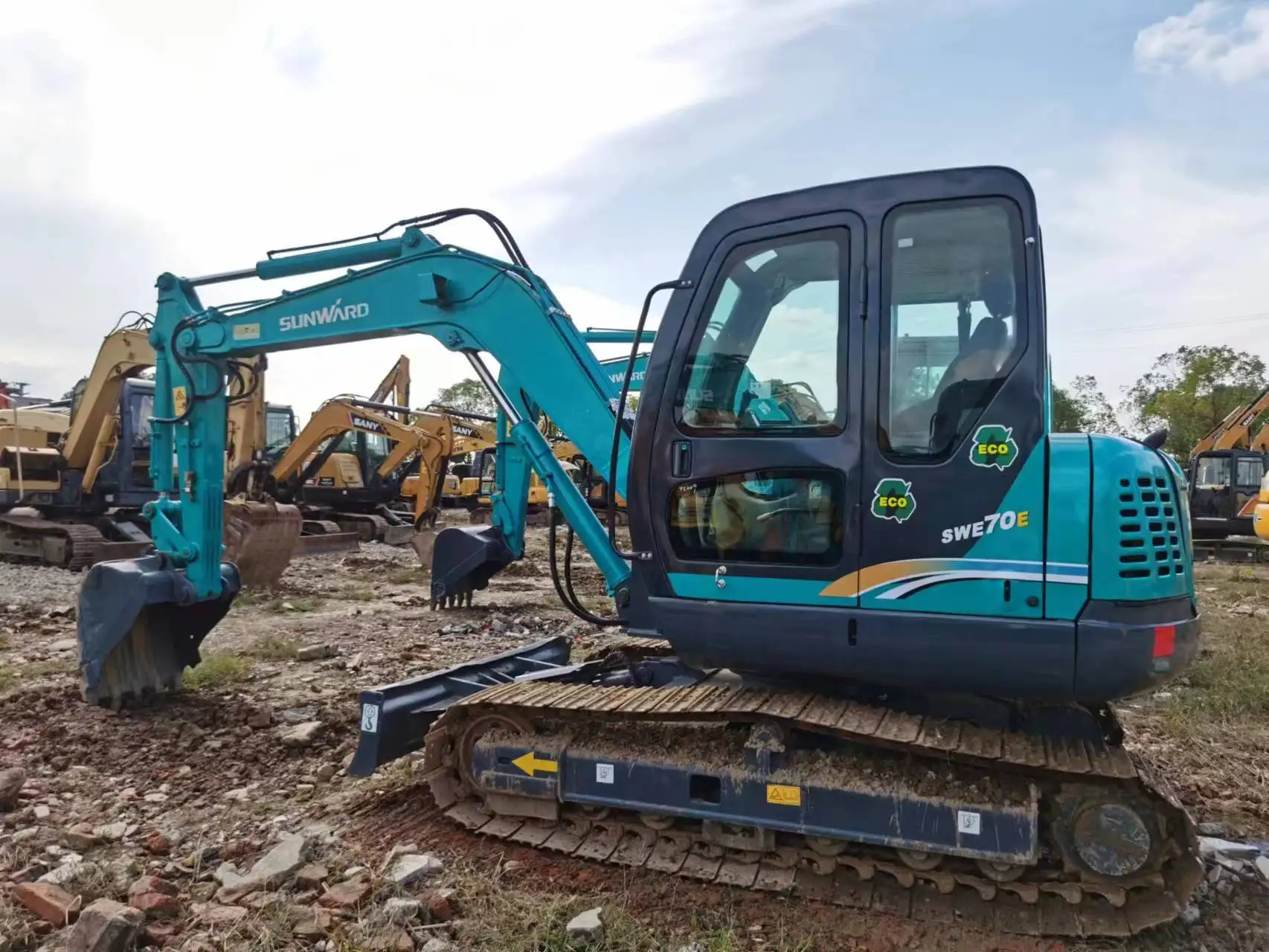 Рисунок 3 - Продажа брендовых экскаваторов Sunward Swe70e