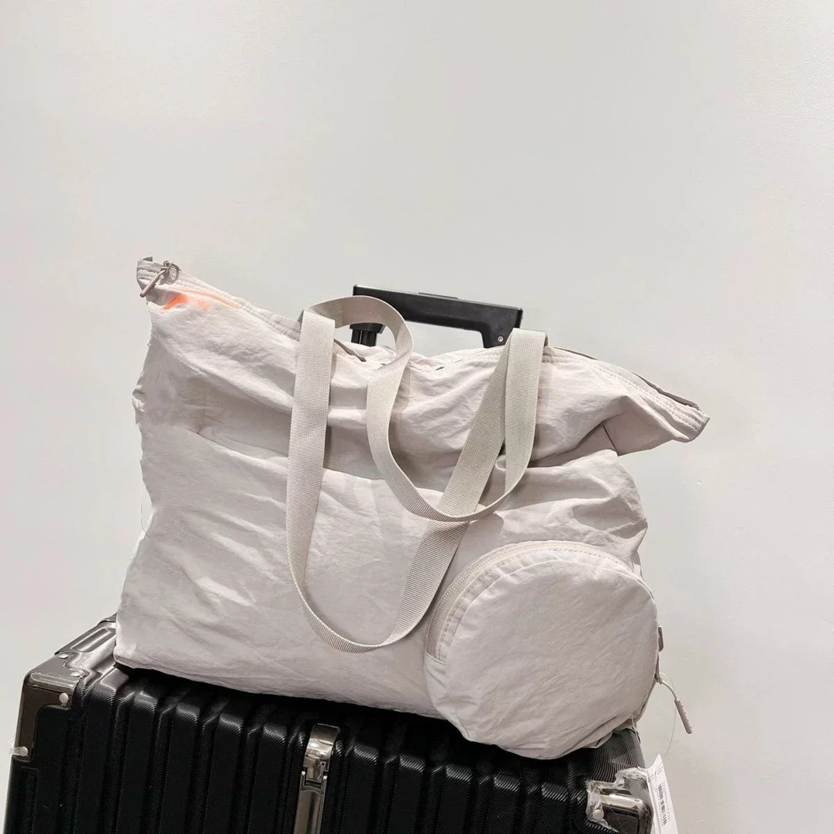 Рисунок 2 - LuluLogo 30L дорожные сумки через плечо