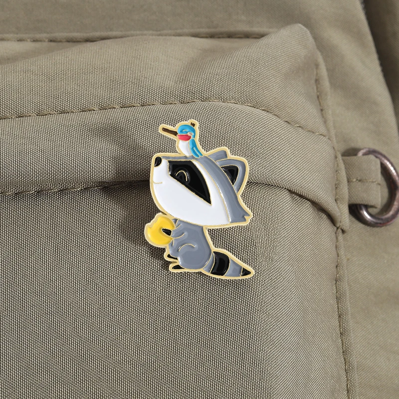 Cartoon Anime Film Charakter Waschbär & Vogel Emaille Pins Tier Broschen für Frauen Revers Rucksäcke Abzeichen Mode Schmuck Geschenke – Detail 11